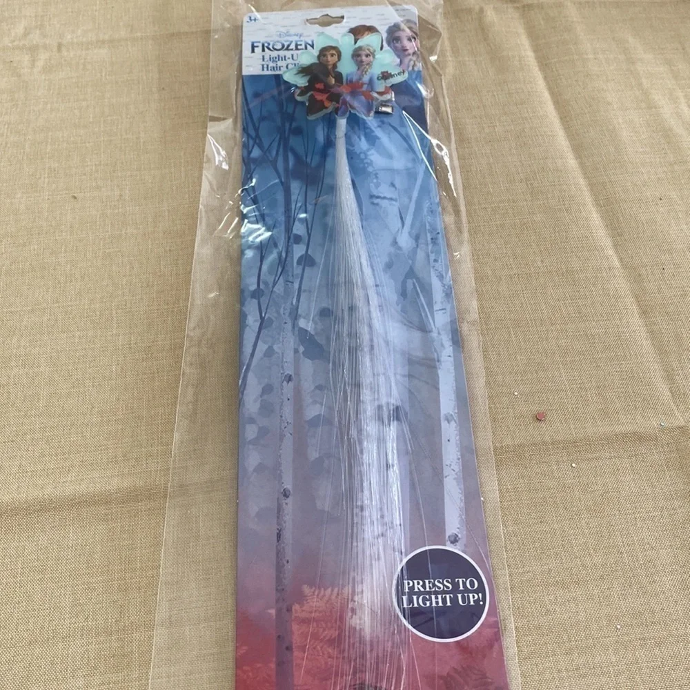 #13 -Disney Frozen II Light Up Hair Clip (AO)